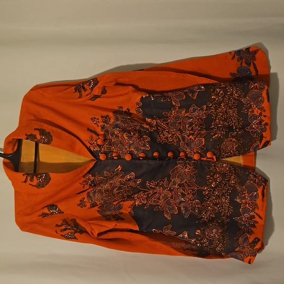 Blouse/ cover up over a Tank - Picture 8 of 8